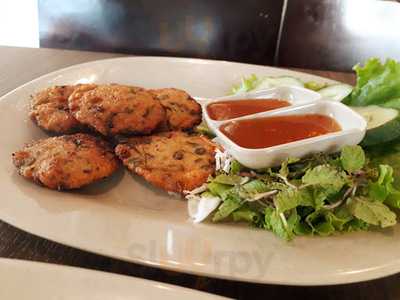 Dee Dee Noodle House