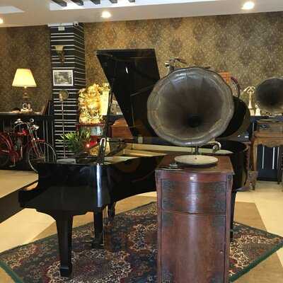 Nhà Hàng Đông Dương