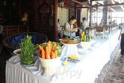 Nhà Hàng Con Cá Vàng