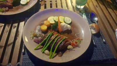 Nhà Hàng Azure Beach Lounge