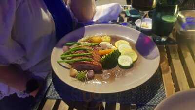 Nhà Hàng Azure Beach Lounge