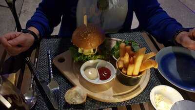 Nhà Hàng Azure Beach Lounge