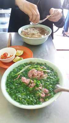 Phở Lý Quốc Sư - Thành Long