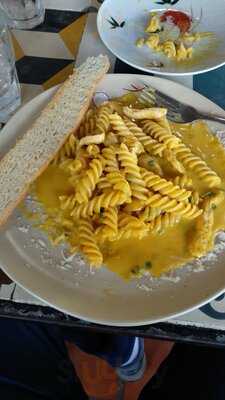 Phở Ong Tây Italian Restaurant & Pho Bar