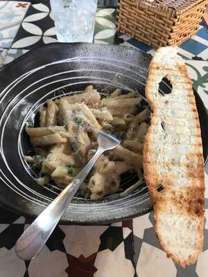 Phở Ong Tây Italian Restaurant & Pho Bar