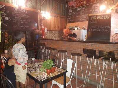 Phở Ong Tây Italian Restaurant & Pho Bar