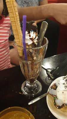 Bố Già: Kem - Cà Phê - Nhà Hàng