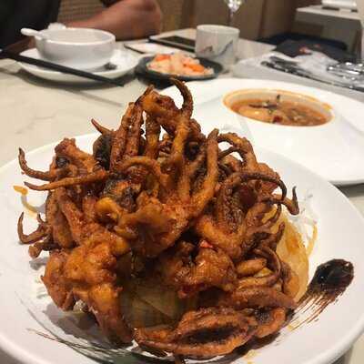 Hutong Seafood Center Point