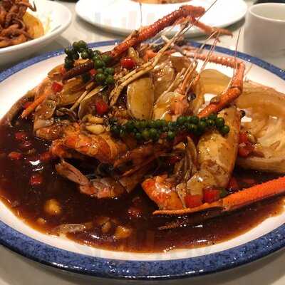 Hutong Seafood Center Point