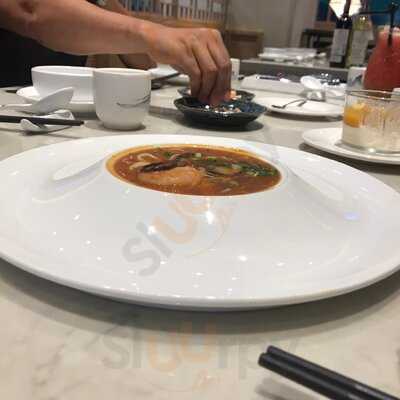 Hutong Seafood Center Point