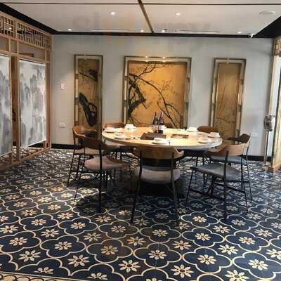 Hutong Seafood Center Point