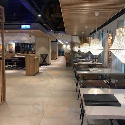 Hutong Seafood Center Point