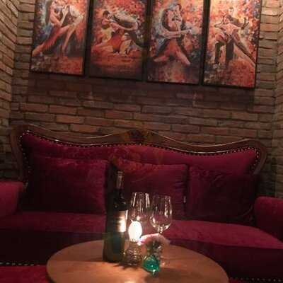 Nhà Hàng Dupre & Phòng Trà Nhạc Sống