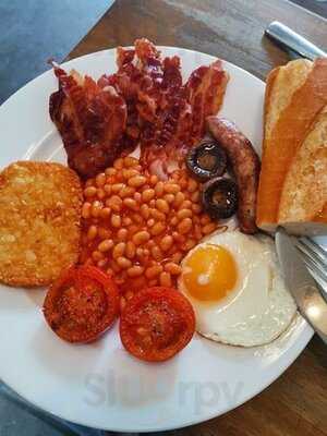 Nhà Hàng The Hungry Pig