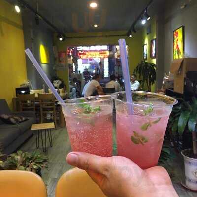 Hangout Cafe By Goreise