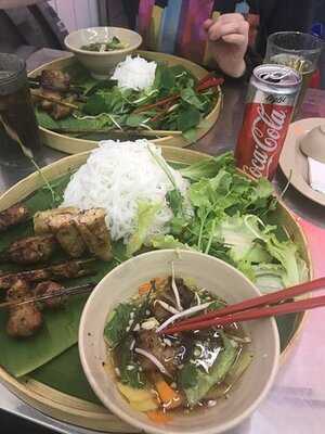 Bún Chả Que Tre - Bà Bà