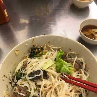 Bún Chả Que Tre - Bà Bà