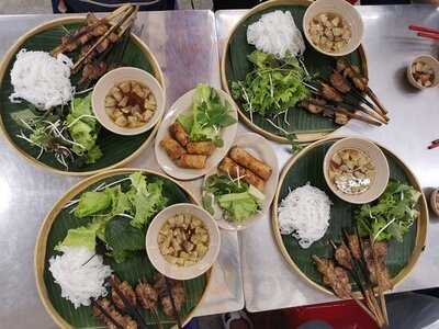 Bún Chả Que Tre - Bà Bà