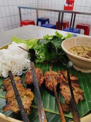 Bún Chả Que Tre - Bà Bà