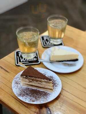 Cà Phê Flat White Coffee, Teas & Cakes