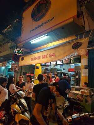 Bánh Mì 24