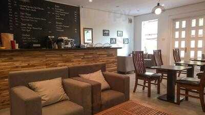 Monopolatte Cafe Au Play