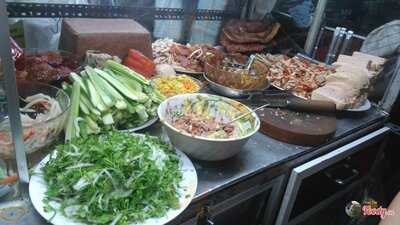 Trang - Bánh Mì & Xôi Mặn