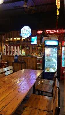 Nhà Hàng Phố Núi