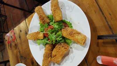 Nhà Hàng Phố Núi