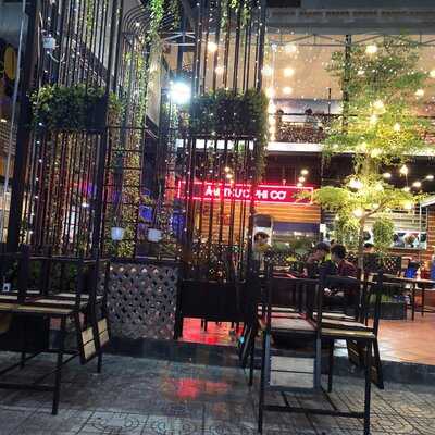 Nhà Hàng Hải Sản Phi Phố Biển