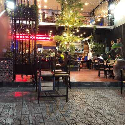 Nhà Hàng Hải Sản Phi Phố Biển