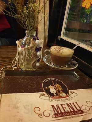 Lâu Đài Đá Cafe