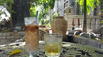 Lâu Đài Đá Cafe
