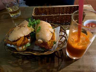 Bánh Mì Trúc Xinh