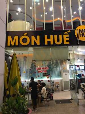 Món Huế