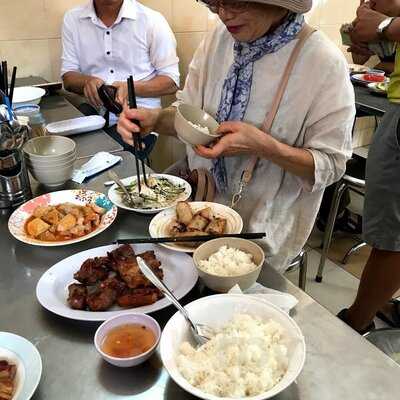 Quán Cơm Đồng Nhân (bà Cả Đọi)