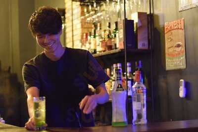 Joker Hairsalon × Bar