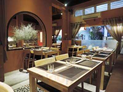 Nhà Hàng Bonjour Resto' Pasteur