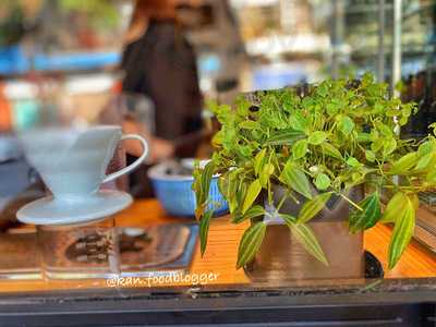 Tiệm Cafe Mùa Hè