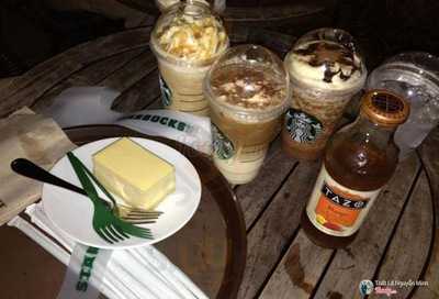 Quán Cà Phê Starbucks