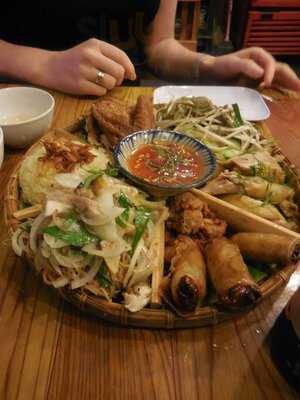 Bún đậu Mắm Tôm Lâm Bô