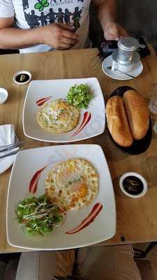 Cà Phê Nhạc Trẻ