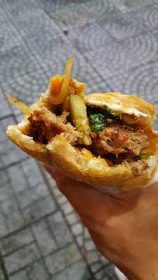 Ta Banh Mi Thit