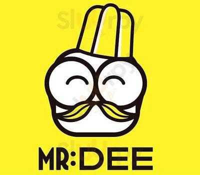 Mr: Dee