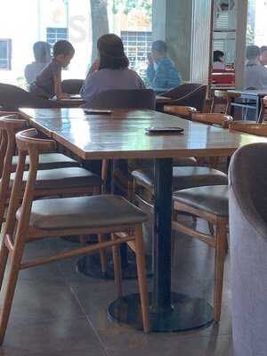 Sum Cafe & Restaurant