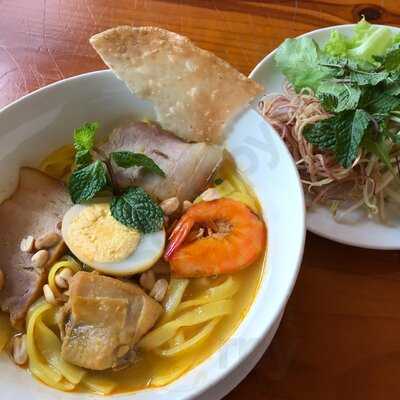 Nhà Hàng Thuỷ & Mộc