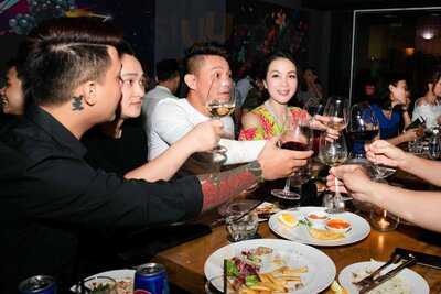 After Tapas & Wine Restaurant