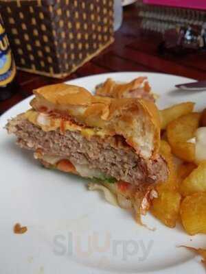 Tam’s Pub And Surf Shop