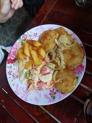 Tam’s Pub And Surf Shop