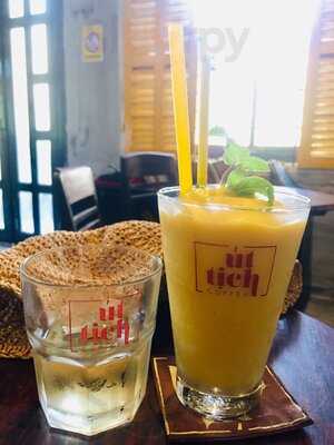 Út Tịch Coffee
